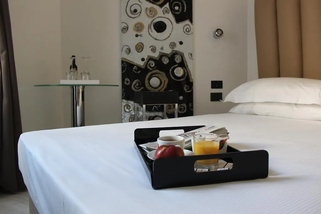 Lhp Hotel Napoleon Милан