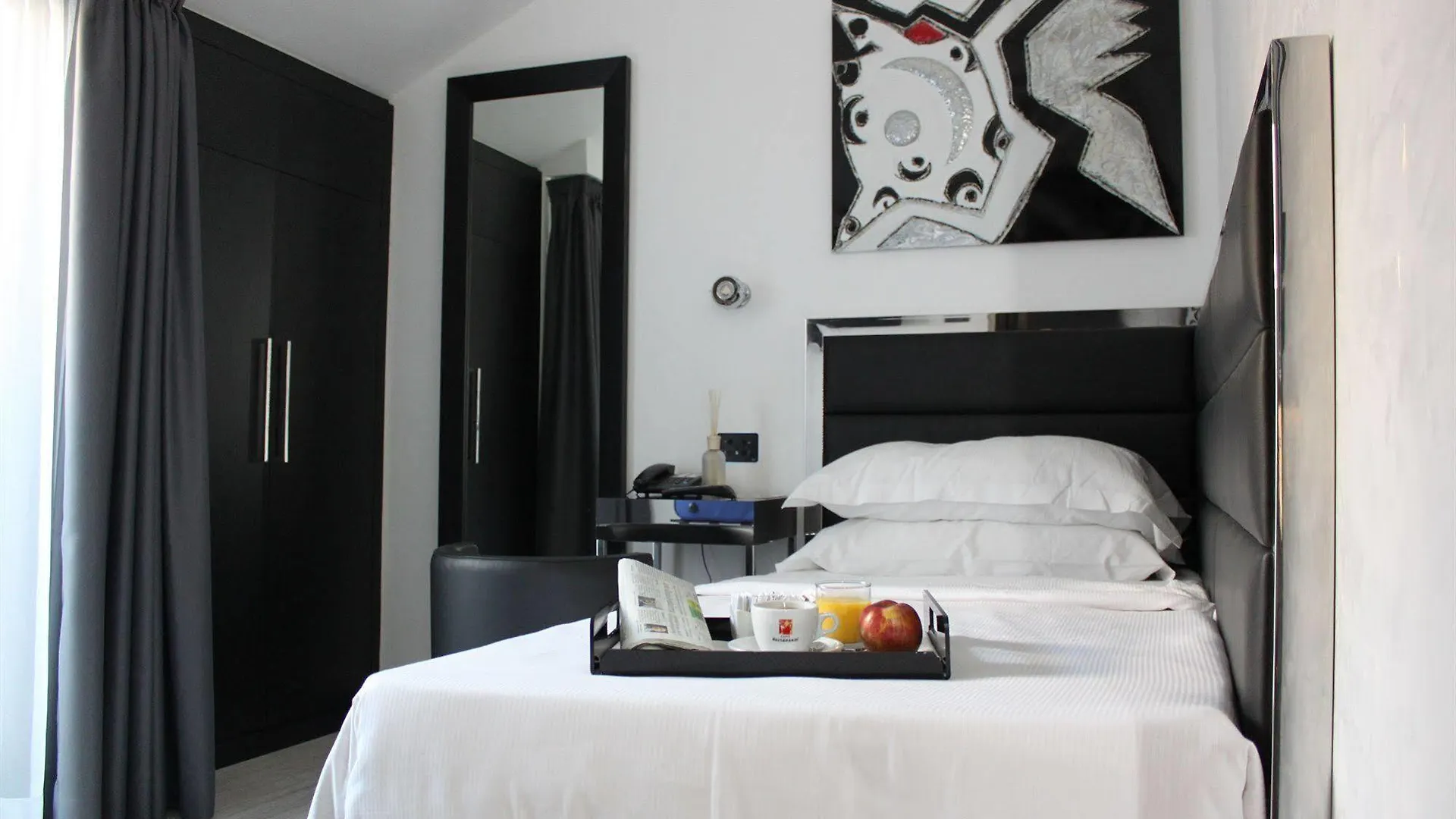 ****  Lhp Hotel Napoleon Milan Italy