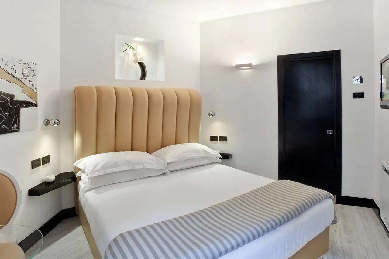 Lhp Hotel Napoleon Milan Italy