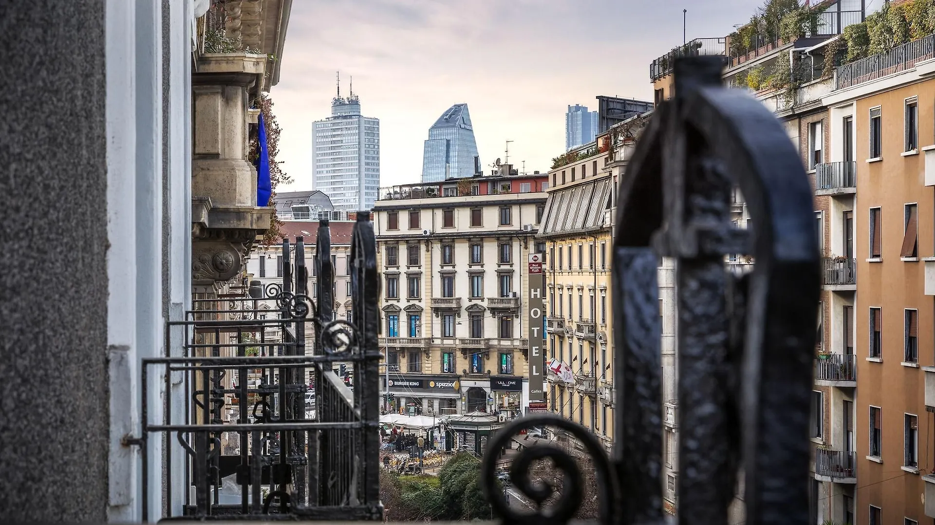 Lhp Hotel Napoleon Milan Italy