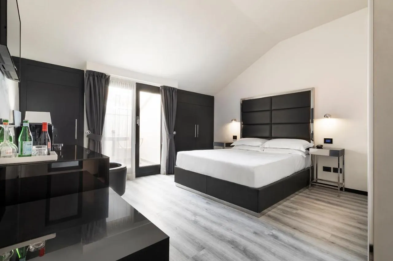 Lhp Hotel Napoleon Milan